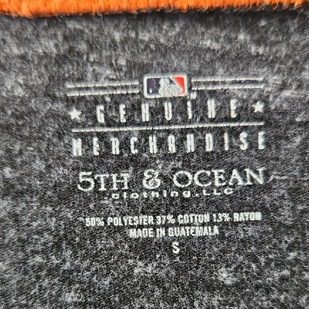 5th & Ocean Black and Orange V-Neck Kids Tee - Picture 3 of 7